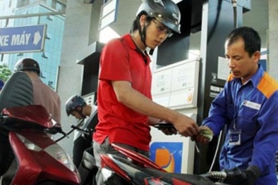 Giảm giá xăng tối thiểu 325 đồng/lít từ 14 giờ ngày 28/7